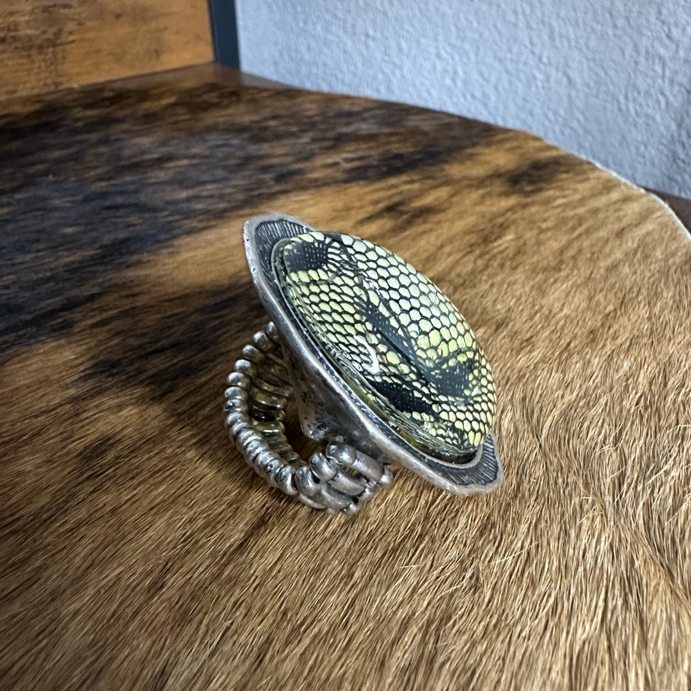 Oversized Vtg Style Mesh Statement Stretch Ring -… - image 4